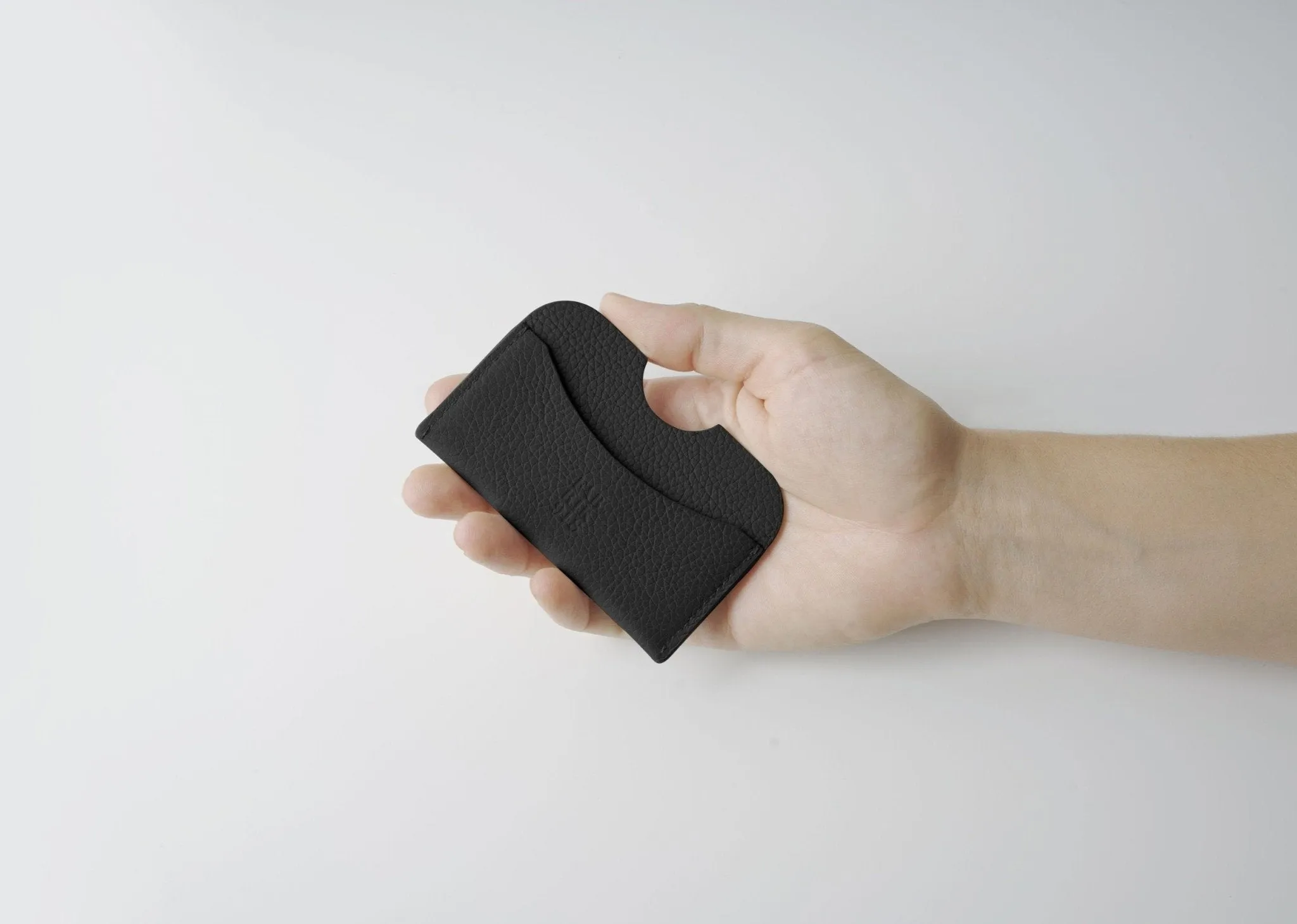 001ml Cardholder | Finger-Friendly Leather Wallet in Alpine Night