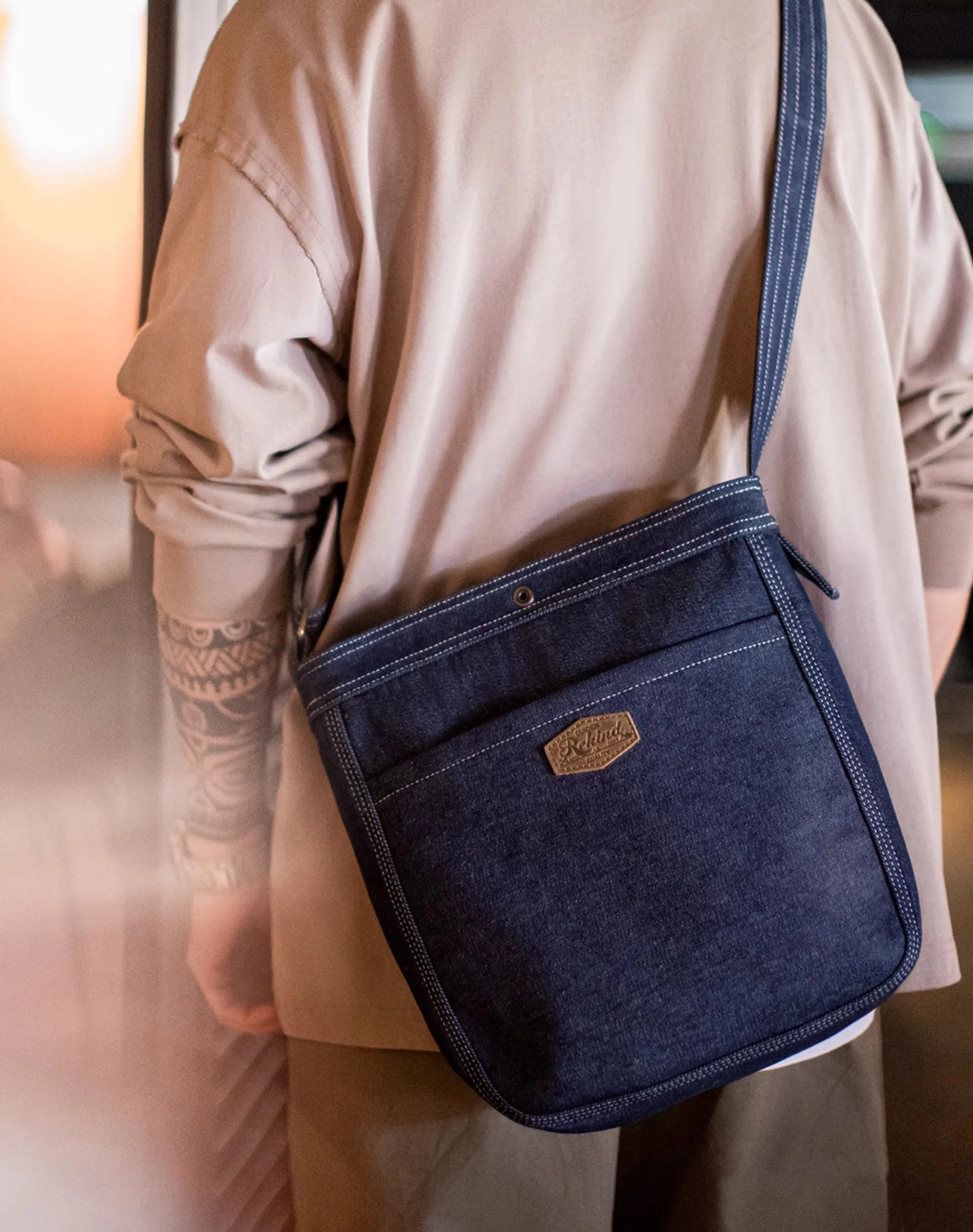 American Retro Exposed Line Denim Washed Messenger Newsboy Men's Bag