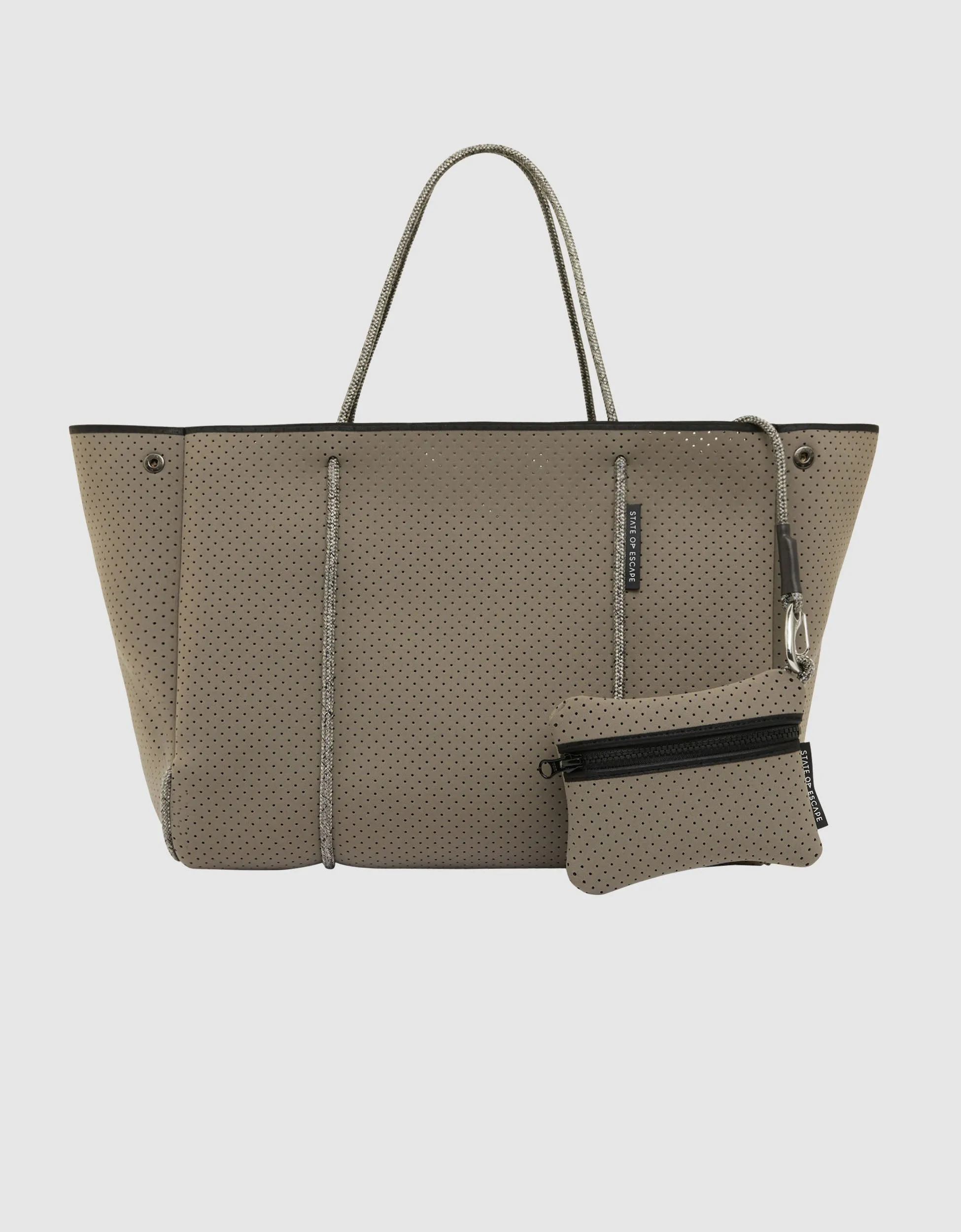 Escape™ tote in smoke