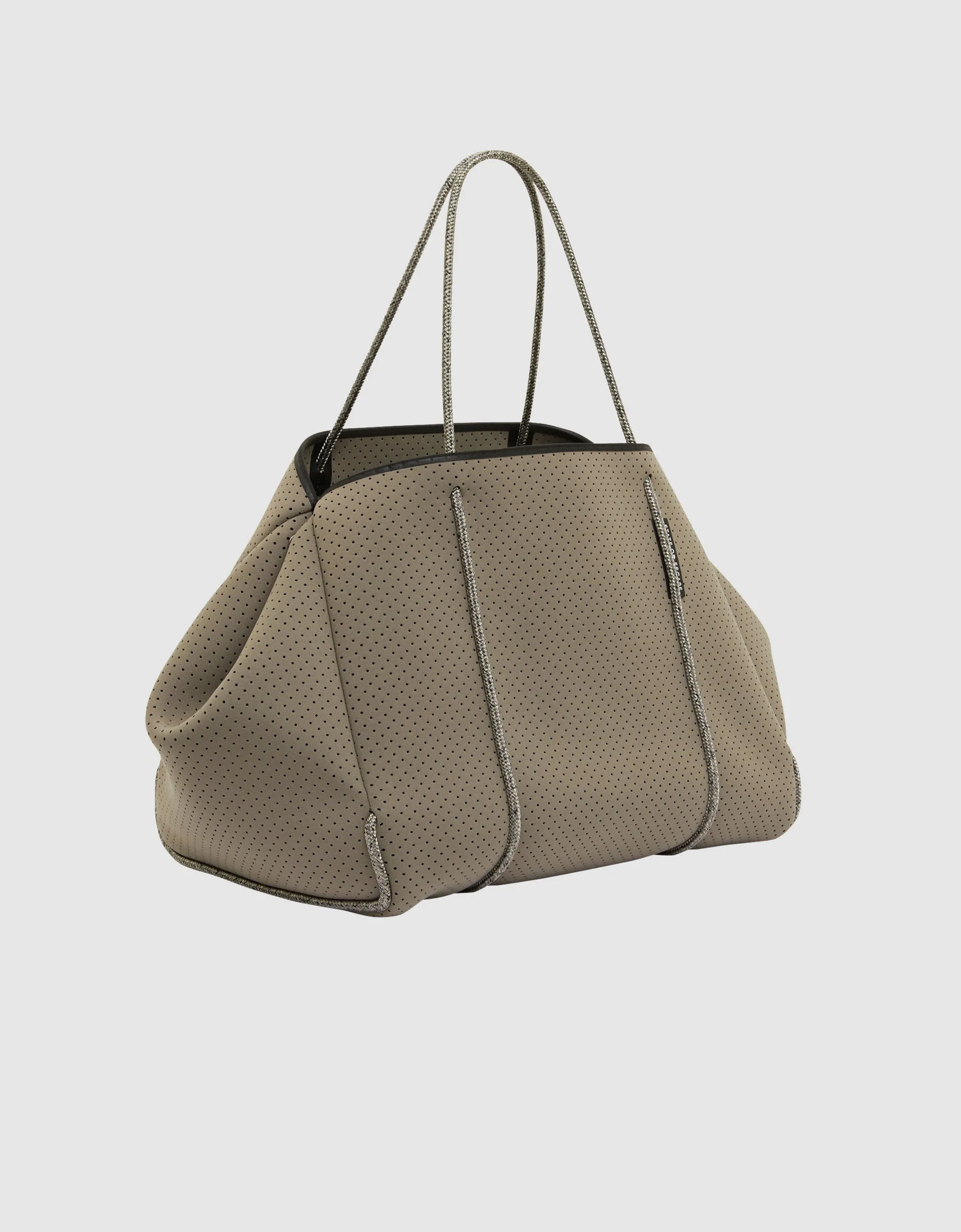 Escape™ tote in smoke